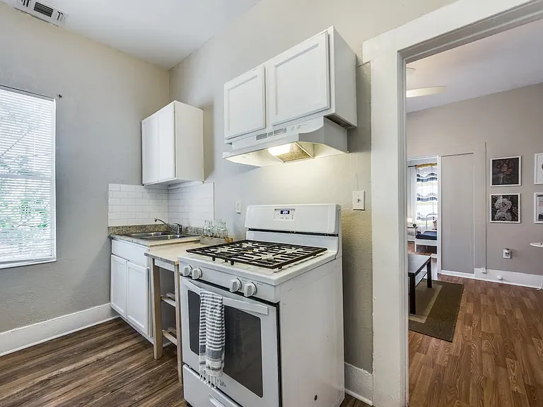 215 Blanco Rd #4 — Photo 3