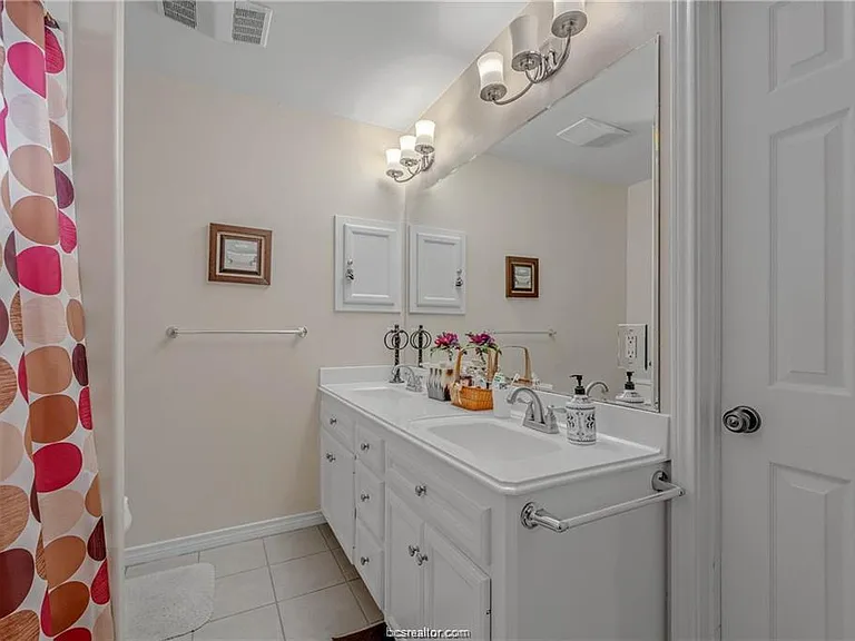 3755 Essen Loop — Photo 15