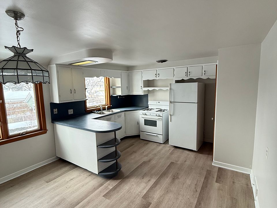1st image of 87 Victoria Blvd