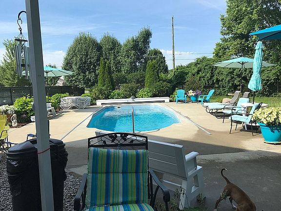 Lots of sun bathing area con