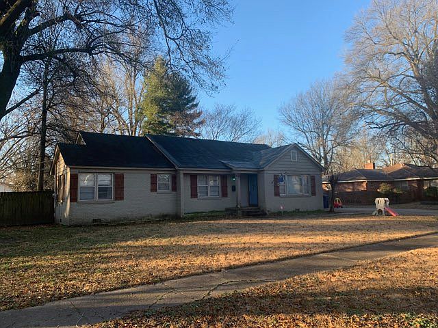 1st image of 437 Rosemary Ln