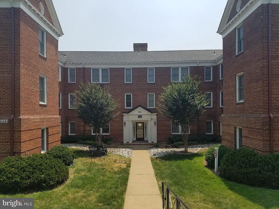 1st image of 922 Washington St #102