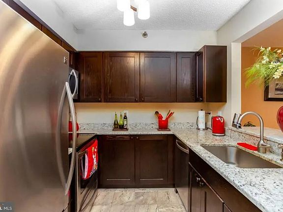 5th image of 10101 Grosvenor Pl APT 709
