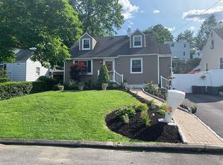 53 Hearthstone Rd, Yonkers, NY 10710