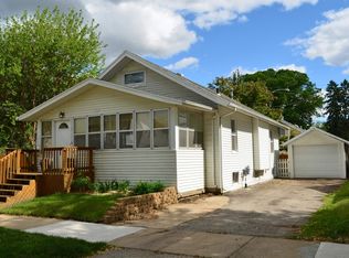 1320 Leavitt St, Waterloo, IA 50702