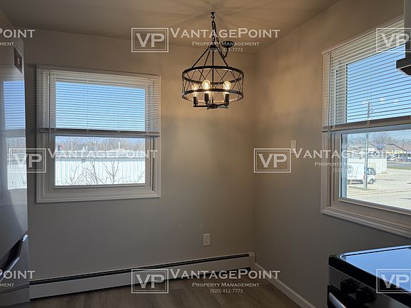3rd image of 2120 Van Deuren St #D