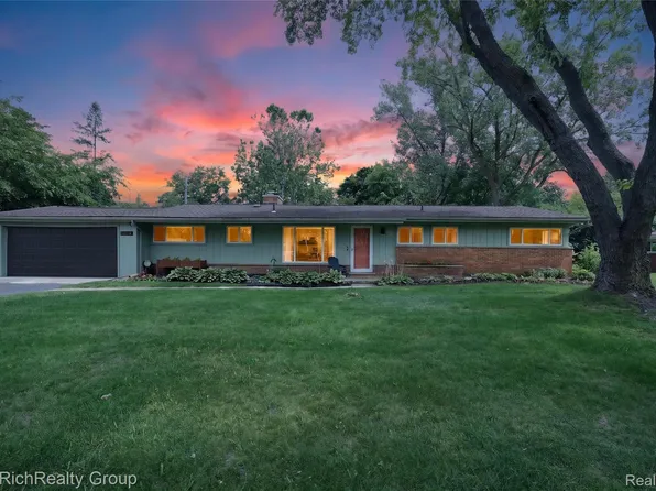 32710 Briarcrest Knls, Farmington Hills, MI 48334