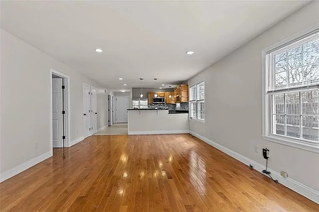 23 Vaughan St — Photo 3