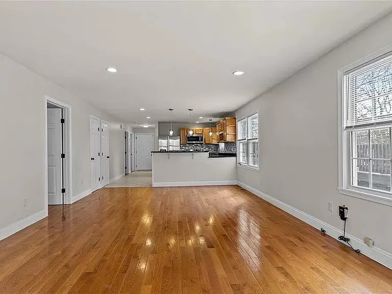 23 Vaughan St #1 — Photo 3