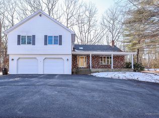 135 Ridgeview Dr, Veazie, ME 04401