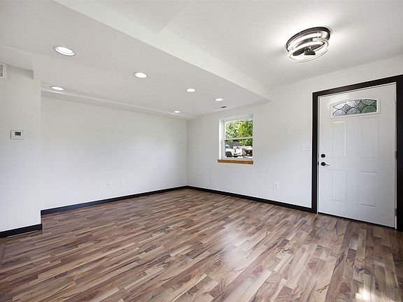 5th image of 406 2nd St S