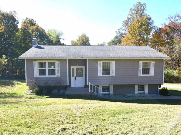 13 Ashwood Ln, Morgantown, WV 26508