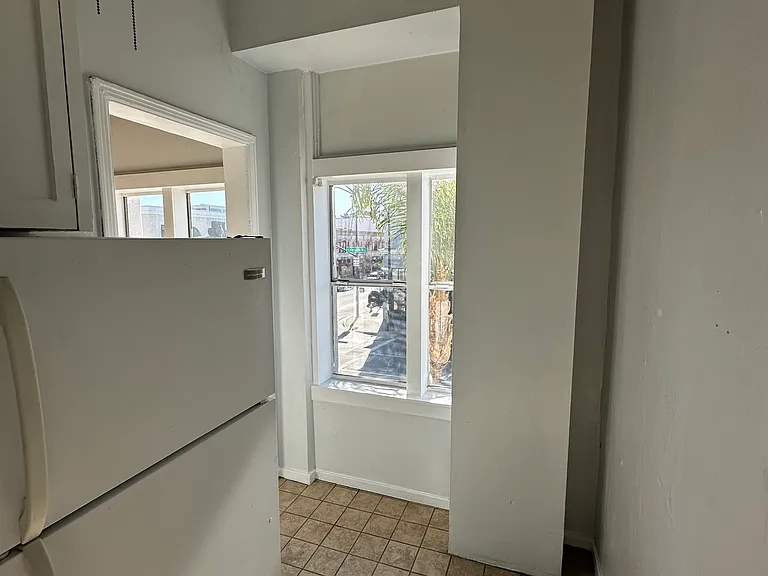15 N Raymond Ave — Photo 6