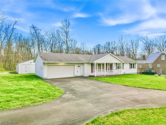 3rd image of 7156 Chestnut Ridge Rd