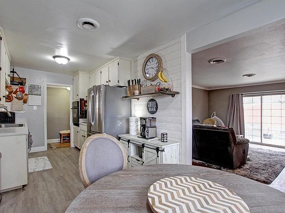 4th image of 108 Meadowlark Ct