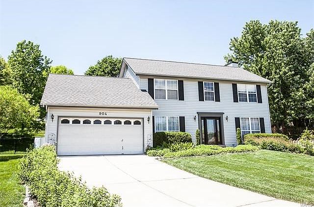 This meticulously maintained and nicely updated 4 bedroom, 2 1/2 bath home is situated on a cul de s