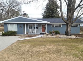 1110 N Franklin St, Salem, IL 62881