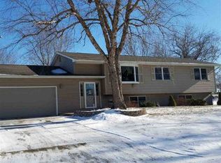 401 Beverly Blvd, Hudson, IA 50643