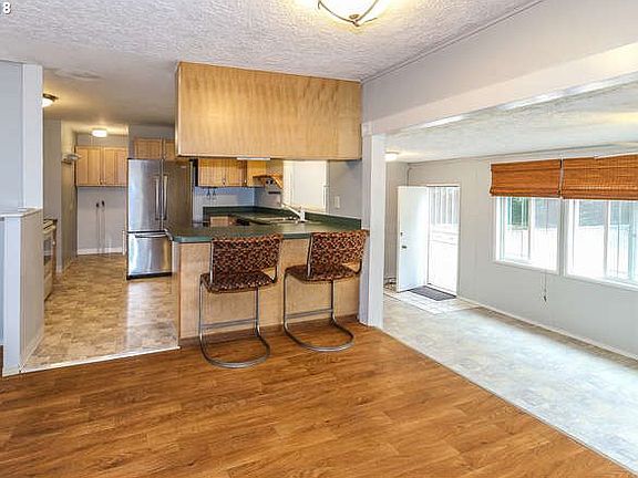 5th image of 10603 SE 17th St