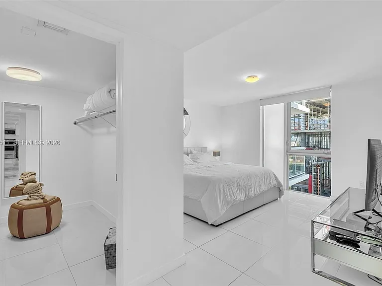 9901 E Bay Harbor Dr #802 — Photo 13