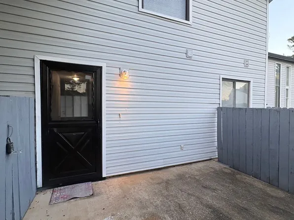 261 Country Club Dr, Jonesboro, GA 30238