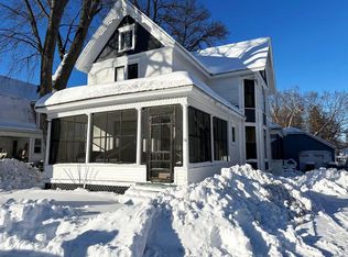 507 W State St, Fox Lake, WI 53933