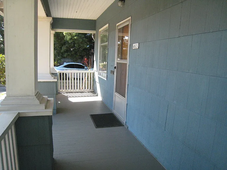 4621 SE 52nd Ave #A — Photo 3