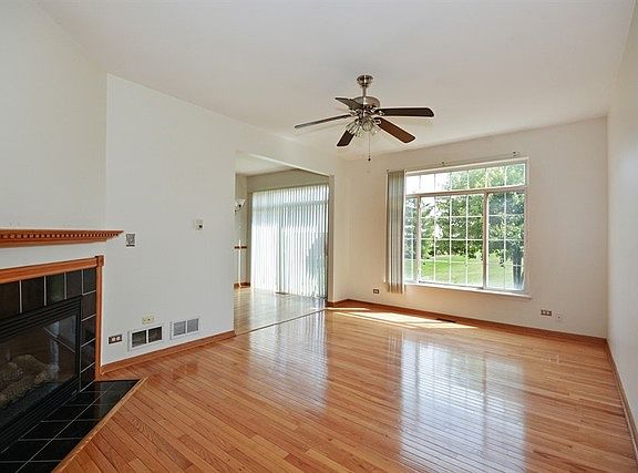 2nd image of 441 Coventry Cir