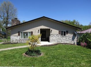 207 9th St, Beckley, WV 25801