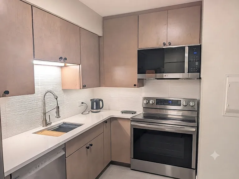 1516 Hinman Ave #804 — Photo 9
