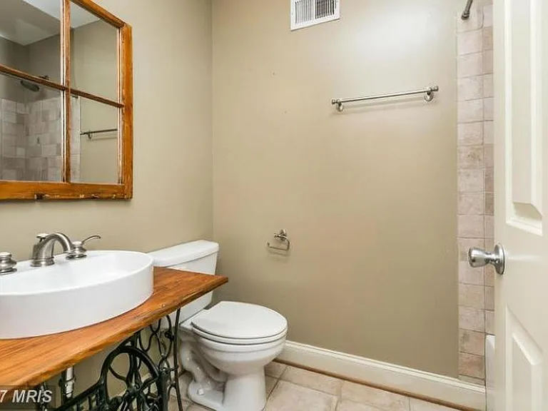 30 E Heath St #PRIMARYROOM — Photo 18