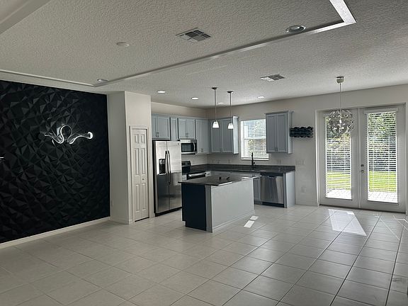 3rd image of 6802 Tussilago Way