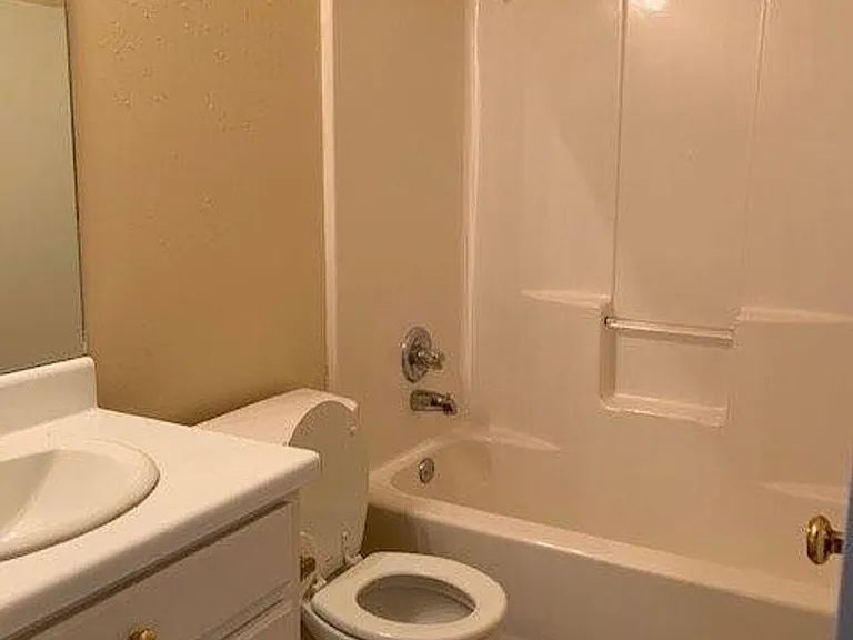 2156 Inverness Pkwy — Photo 9
