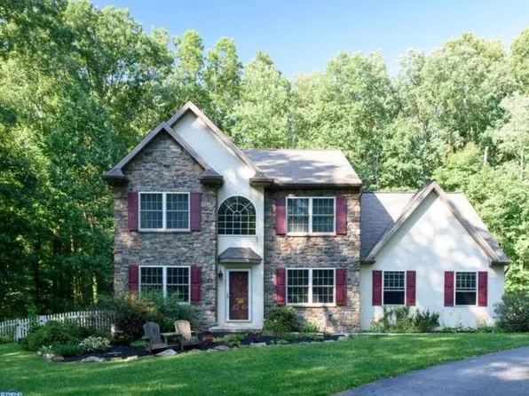 202 Cambridge Rd, Coatesville, PA 19320