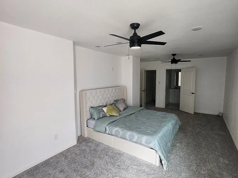 10647 Kingsford Ln — Photo 11