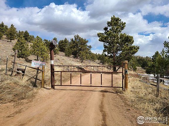 2nd image of 1372 Bull Creek Pass