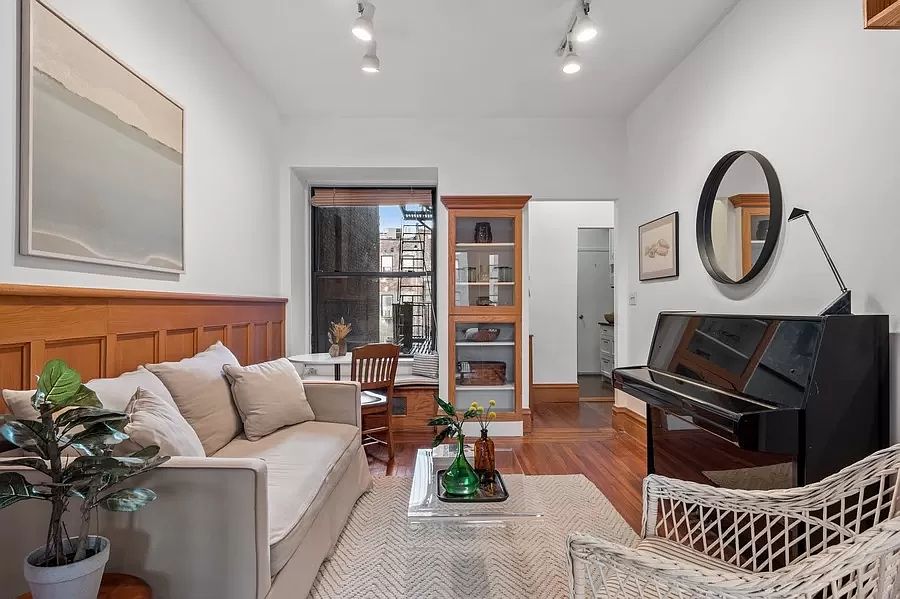 1st image of 44 W 96th St APT 3B