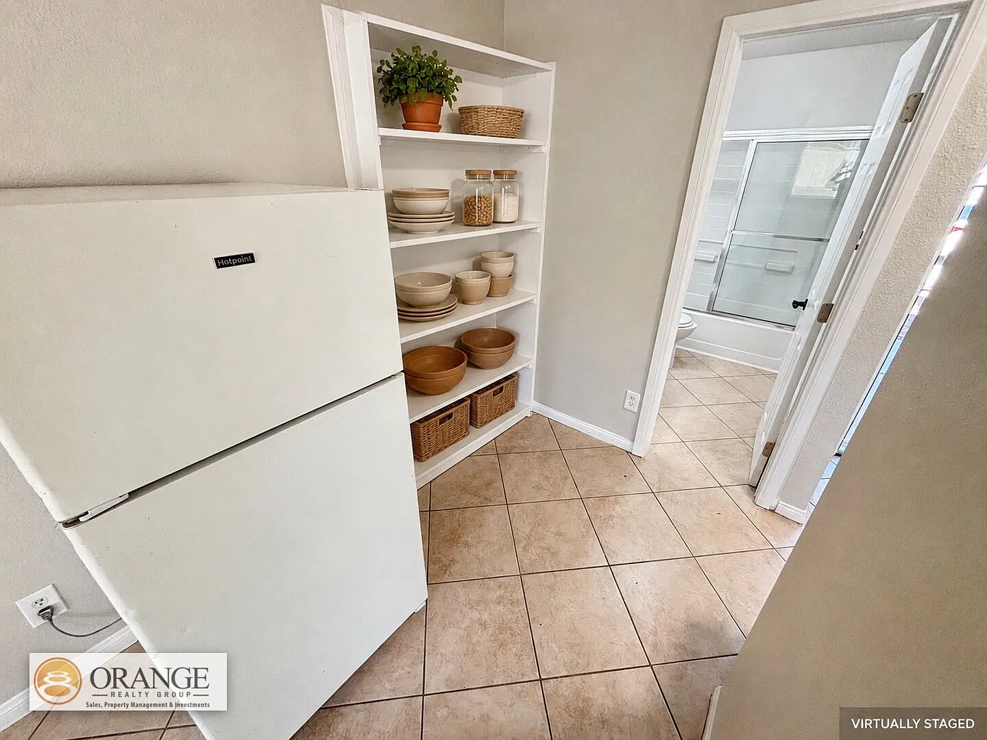 Charming Studio- Includes All Utilities -Near Unlv -Move In Special! — Photo 3