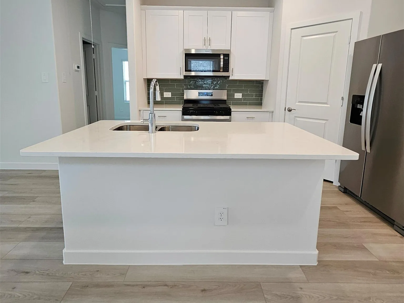 3 bed, 1533 sqft, $2,250 — Photo 3