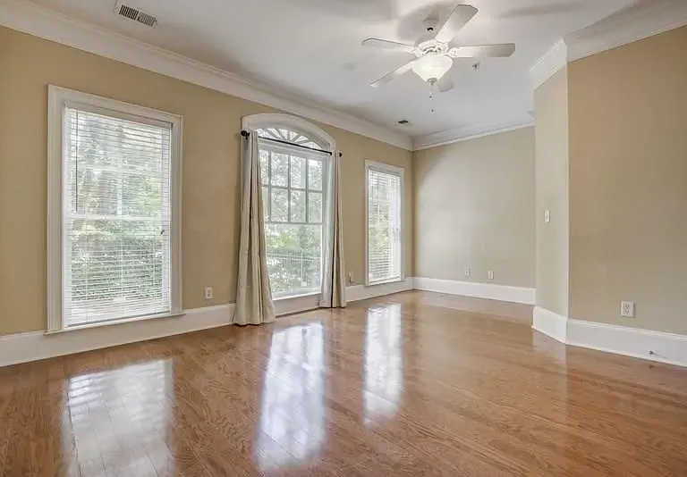 806 Clifton Heights Ln — Photo 16