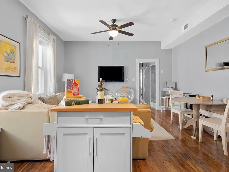 508 Bainbridge St #2 — Photo 2