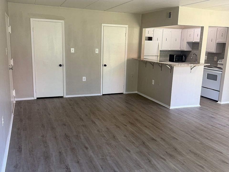 1st image of 125 S Clubhouse Dr SW Unit 7