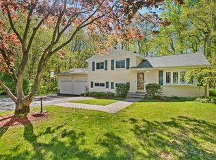 4 Dawn Rd, Norwalk, CT 06851
