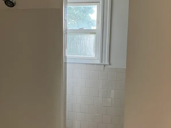42 Garfield St Floor 2, Providence, RI 02904