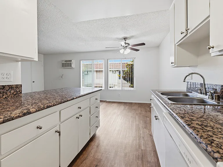Webster Apartments — Photo 6