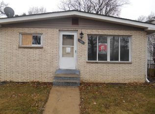 1008 Indiana Ave, Waukegan, IL 60085