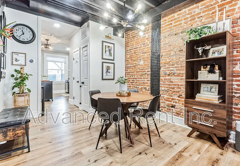 3603 Hudson St — Photo 4