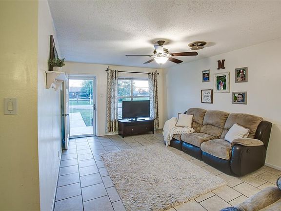 4th image of 401 Sayles Ave