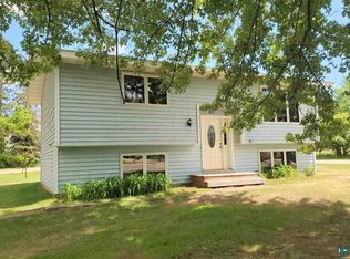 3932 Main St, Kettle River, MN 55757