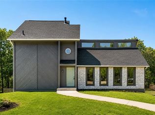 413 S Brittany Dr, Olathe, KS 66061